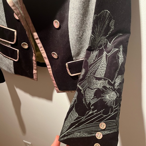 Velvet Detailed St. Martins Designer Blazer - Picture 2 of 7